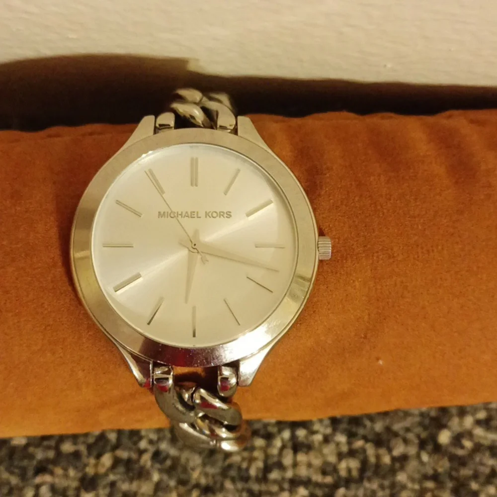 Michael Kors MK 3279 silver tone bracelet woman's watch